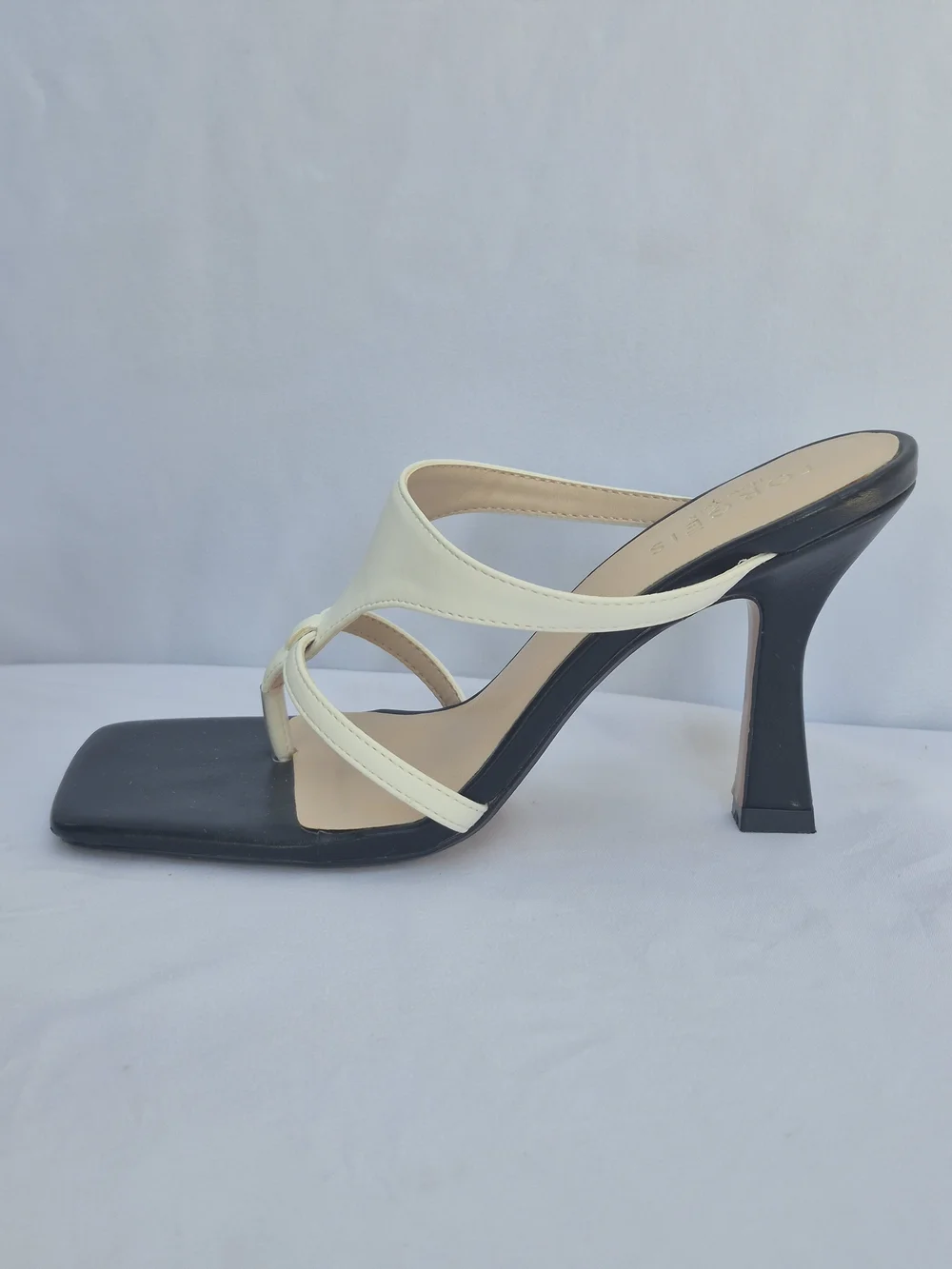 TORGEIS Two Tone Black White Square Toe Thong Heeled Mule Sandals Size 6.5M